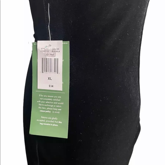 Elegant Black Midi Dress - Picture 7 of 10